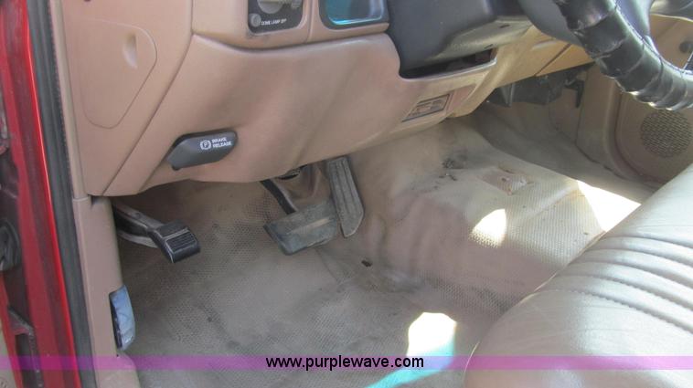 image for item E3853 1995 GMC Sierra 3500 utilty truck