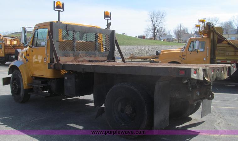 image for item E3854 1997 International 4900 dump truck