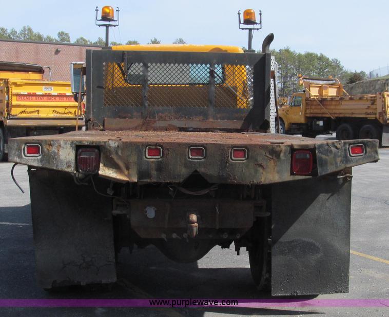 image for item E3854 1997 International 4900 dump truck