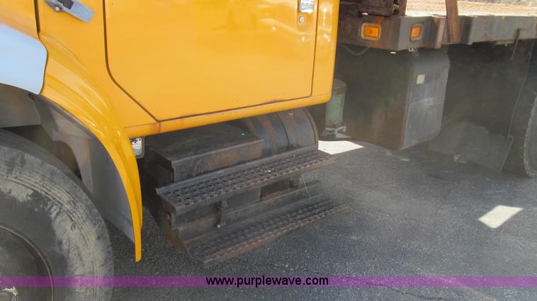 image for item E3854 1997 International 4900 dump truck