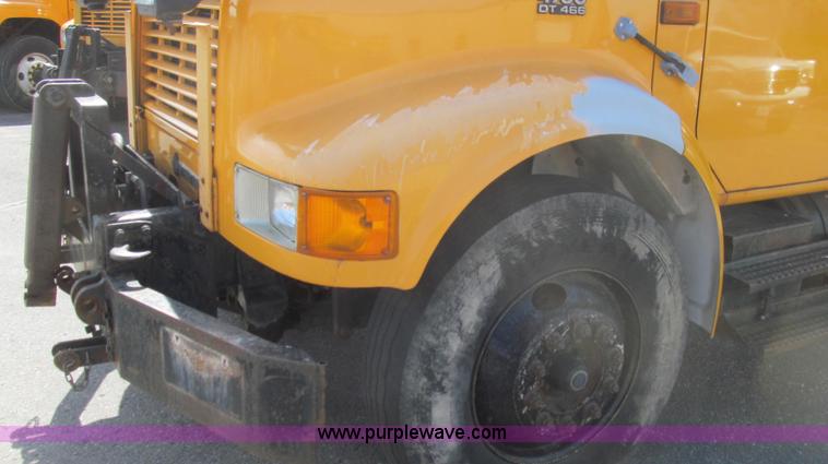 image for item E3854 1997 International 4900 dump truck