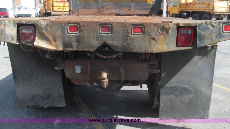 image for item E3854 1997 International 4900 dump truck