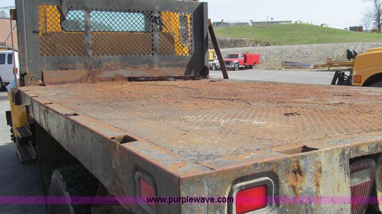 image for item E3854 1997 International 4900 dump truck