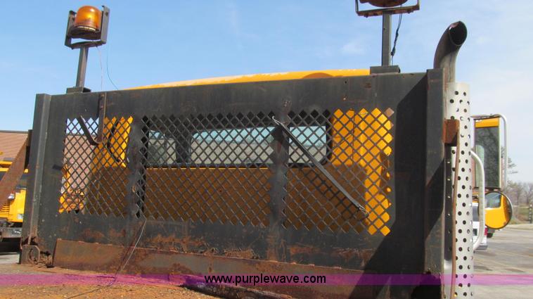 image for item E3854 1997 International 4900 dump truck