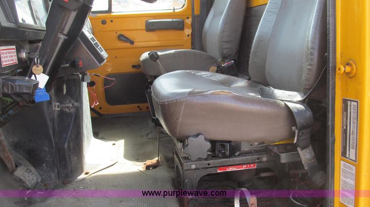 image for item E3854 1997 International 4900 dump truck