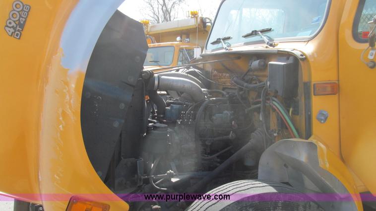 image for item E3854 1997 International 4900 dump truck
