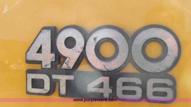 image for item E3854 1997 International 4900 dump truck