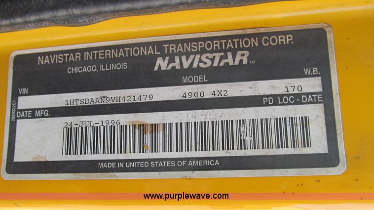 image for item E3854 1997 International 4900 dump truck