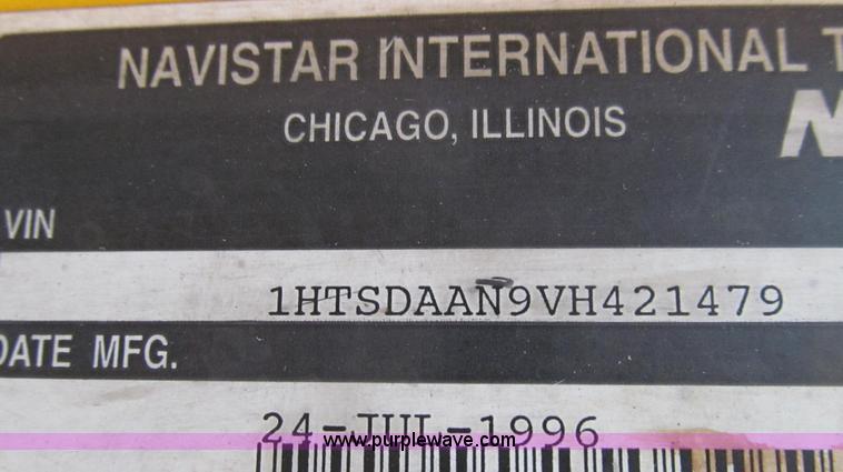 image for item E3854 1997 International 4900 dump truck