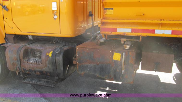 image for item E3855 2002 International 2554 dump truck