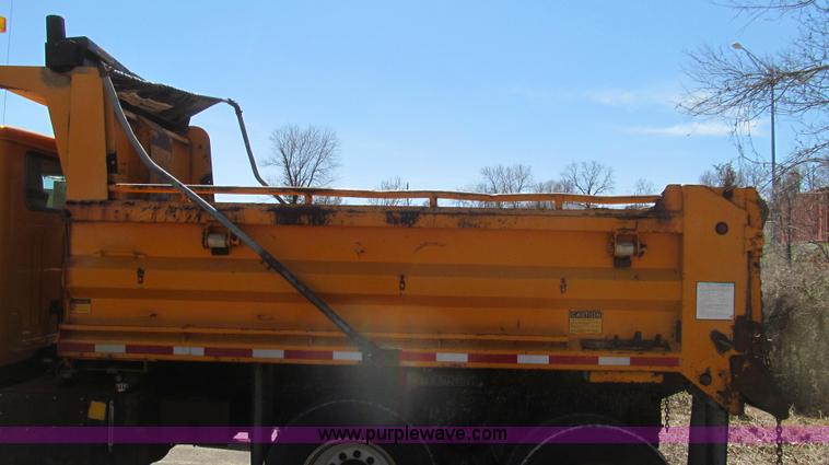 image for item E3855 2002 International 2554 dump truck