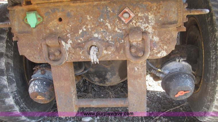 image for item E3855 2002 International 2554 dump truck