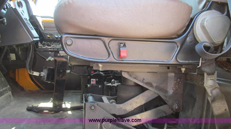 image for item E3855 2002 International 2554 dump truck