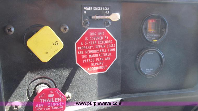 image for item E3855 2002 International 2554 dump truck