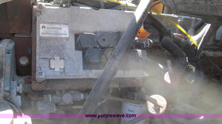 image for item E3855 2002 International 2554 dump truck