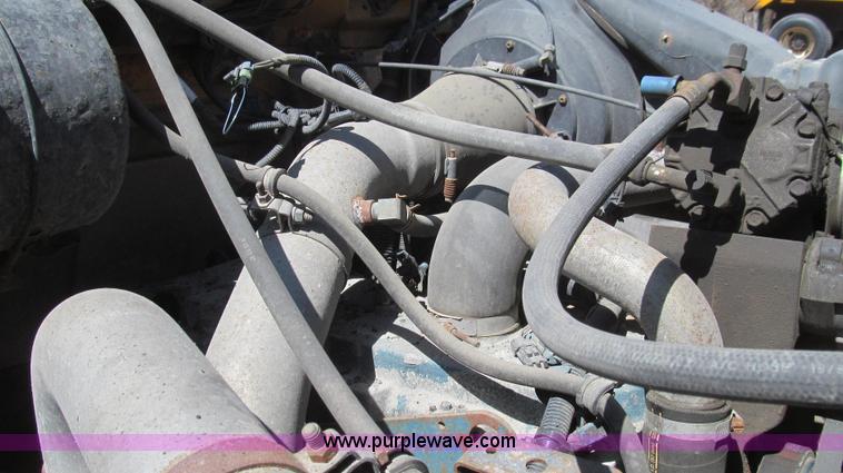 image for item E3855 2002 International 2554 dump truck