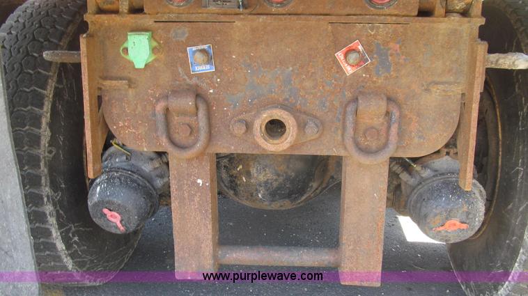 image for item E3856 2002 International 2554 dump truck