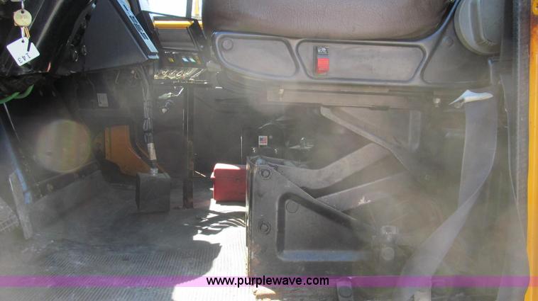 image for item E3856 2002 International 2554 dump truck