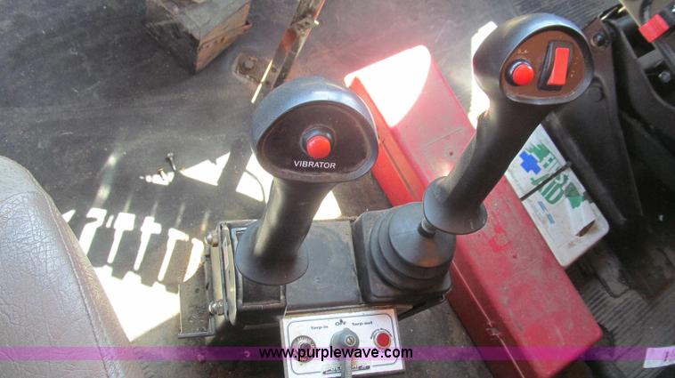 image for item E3856 2002 International 2554 dump truck