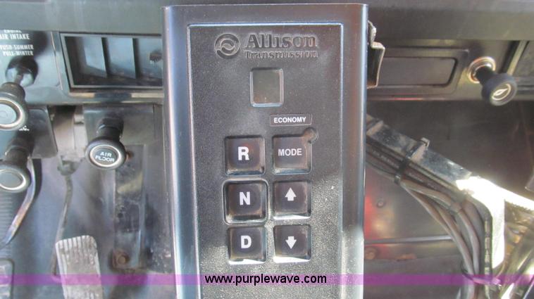 image for item E3856 2002 International 2554 dump truck