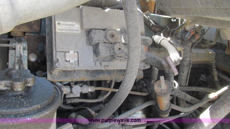 image for item E3856 2002 International 2554 dump truck