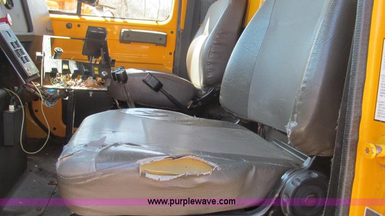 image for item E3857 1999 International 4900 dump truck