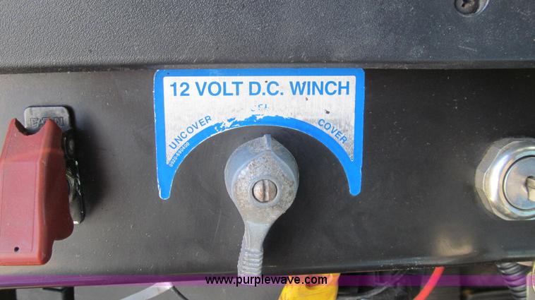 image for item E3857 1999 International 4900 dump truck