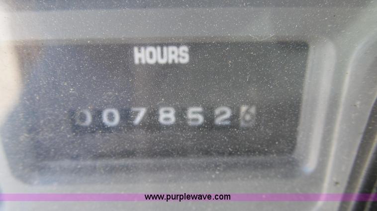 image for item E3857 1999 International 4900 dump truck