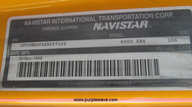 image for item E3857 1999 International 4900 dump truck