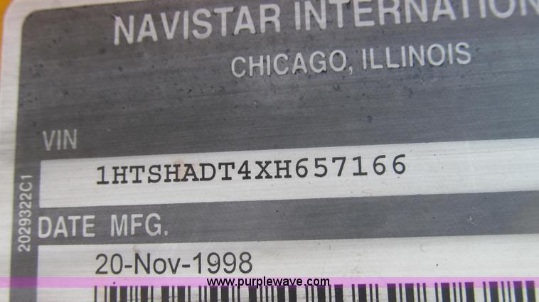 image for item E3857 1999 International 4900 dump truck