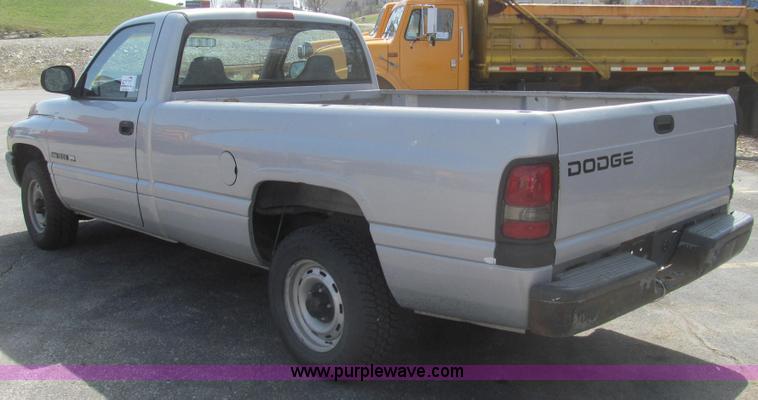 image for item E3858 1999 Dodge Ram 1500 pickup truck