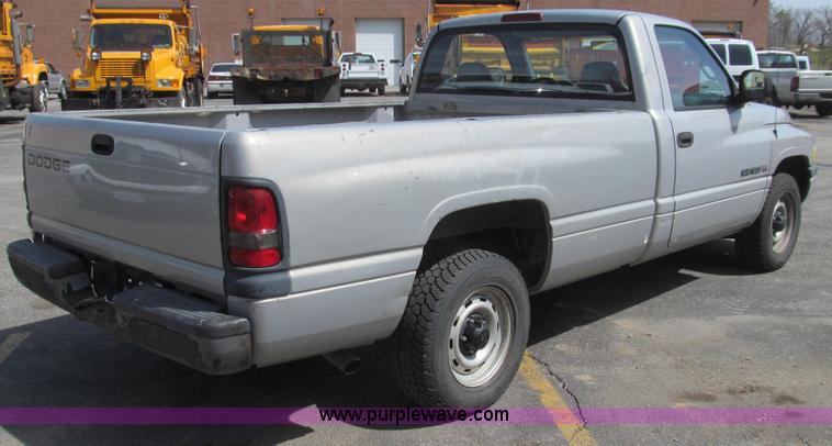 image for item E3858 1999 Dodge Ram 1500 pickup truck