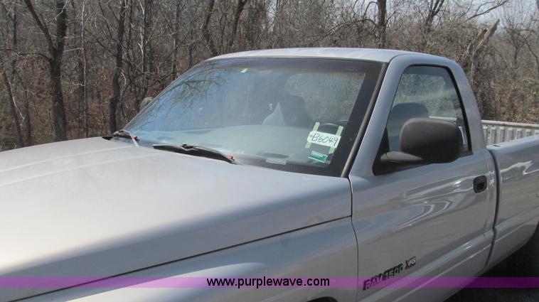 image for item E3858 1999 Dodge Ram 1500 pickup truck