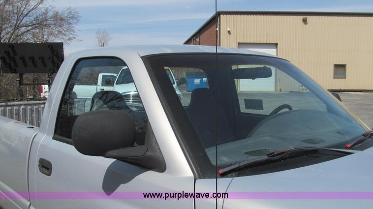 image for item E3858 1999 Dodge Ram 1500 pickup truck
