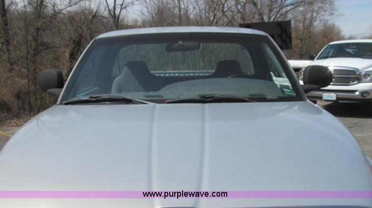 image for item E3858 1999 Dodge Ram 1500 pickup truck