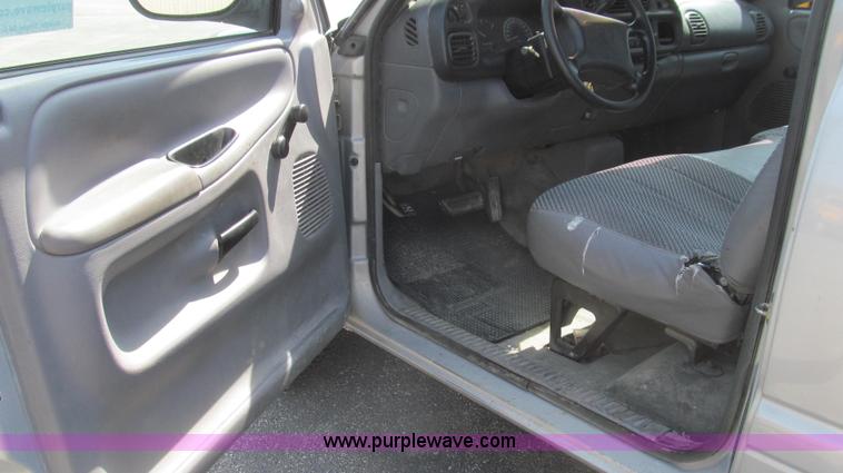 image for item E3858 1999 Dodge Ram 1500 pickup truck