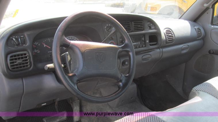 image for item E3858 1999 Dodge Ram 1500 pickup truck