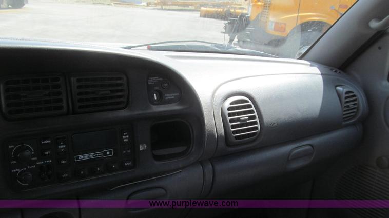 image for item E3858 1999 Dodge Ram 1500 pickup truck