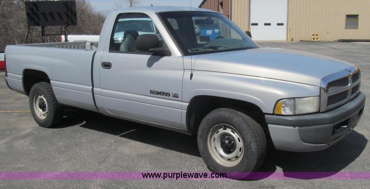 image for item E3859 1999 Dodge Ram 1500 pickup truck