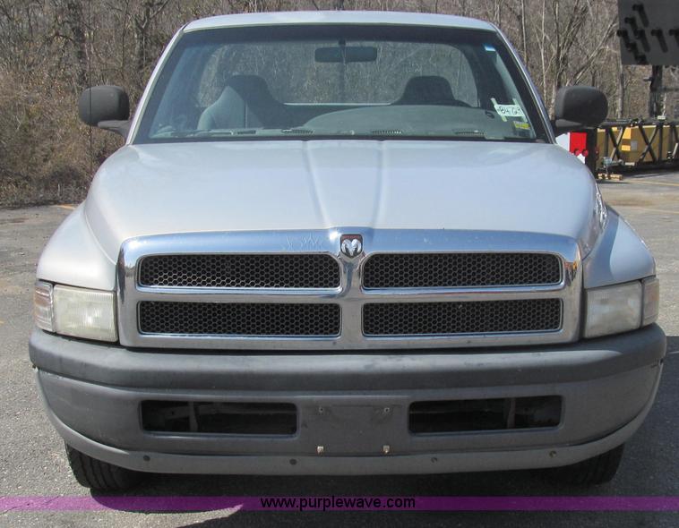 image for item E3859 1999 Dodge Ram 1500 pickup truck