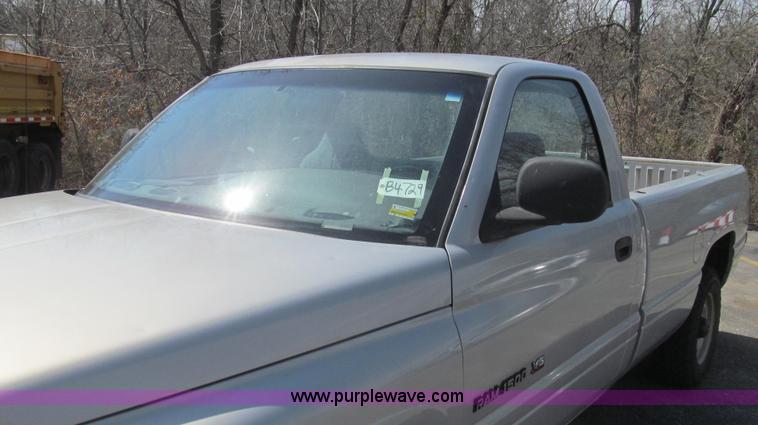 image for item E3859 1999 Dodge Ram 1500 pickup truck