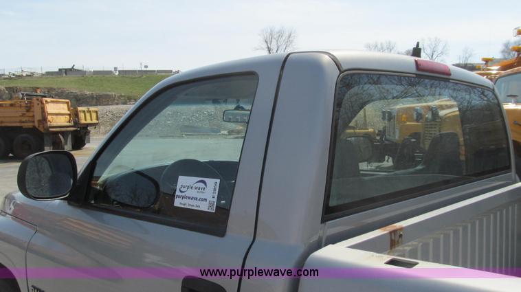 image for item E3859 1999 Dodge Ram 1500 pickup truck