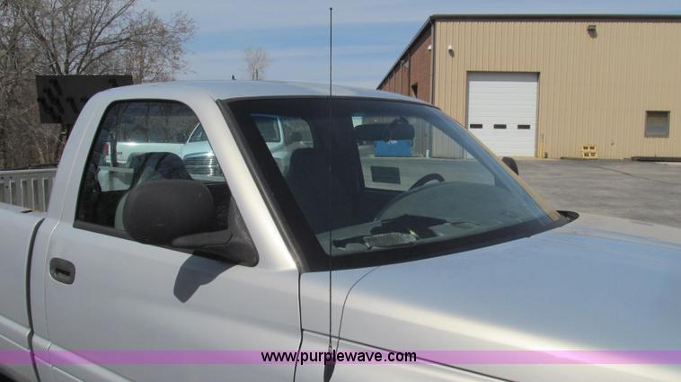 image for item E3859 1999 Dodge Ram 1500 pickup truck