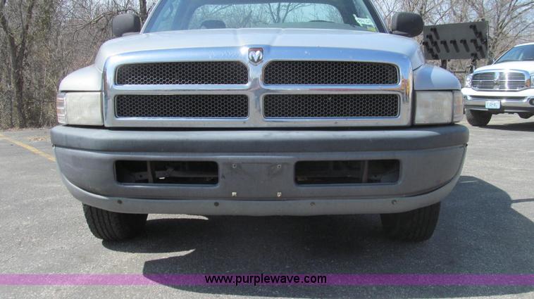 image for item E3859 1999 Dodge Ram 1500 pickup truck
