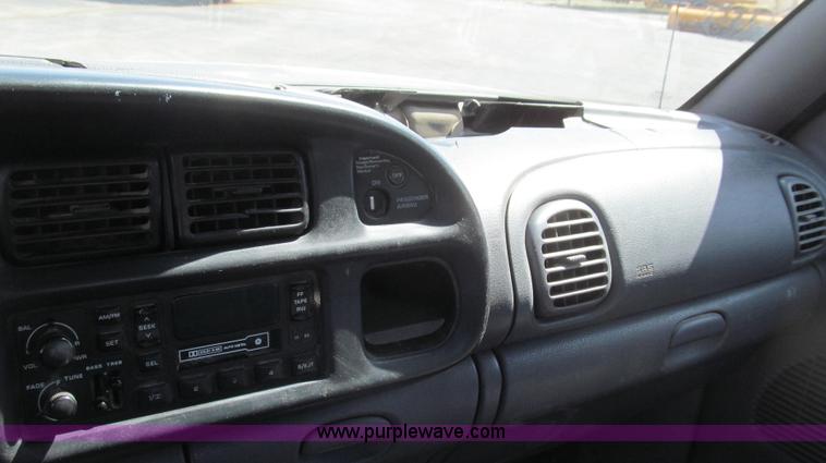 image for item E3859 1999 Dodge Ram 1500 pickup truck