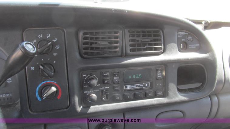 image for item E3859 1999 Dodge Ram 1500 pickup truck