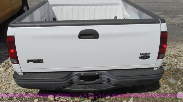 image for item E3860 2002 Ford F150 XL SuperCab pickup truck