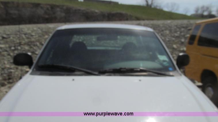 image for item E3860 2002 Ford F150 XL SuperCab pickup truck