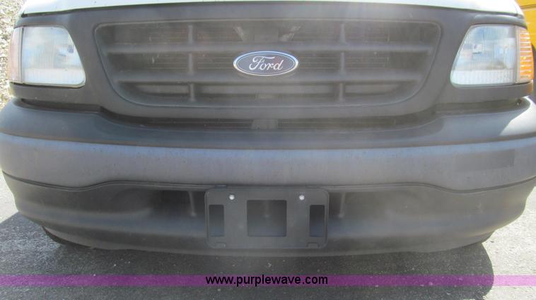 image for item E3860 2002 Ford F150 XL SuperCab pickup truck