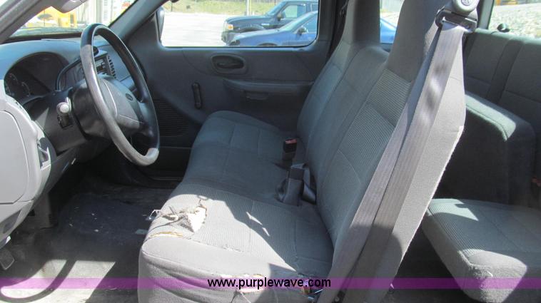 image for item E3860 2002 Ford F150 XL SuperCab pickup truck